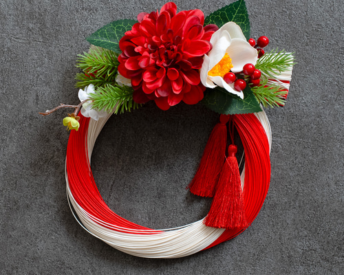 12月30日正午まで年内発送※】ダリアと椿の紅白のお正月飾り【しめ縄