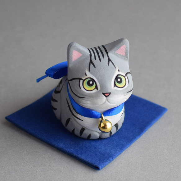 アンティークな猫の置物 サバトラ？ アメリカンショートヘア？