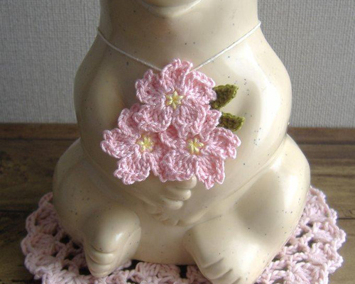 しろくま貯金箱桜のネックレス③ 春 その他置物 たごちゃん 通販