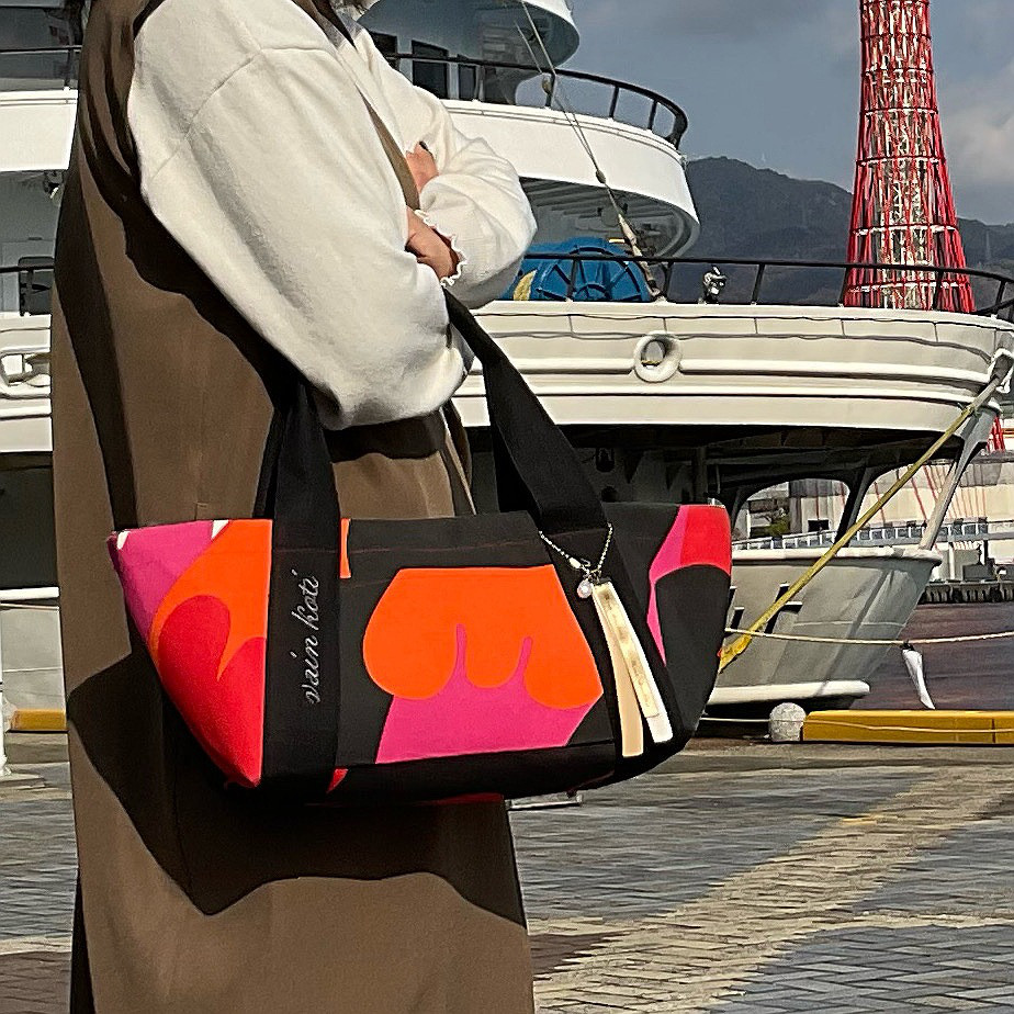 kona様オーダー　縦型フリルキルトトートバッグ　作成代 注目の kona様オーダー 縦型フリルキルトトートバッグ 作成代
