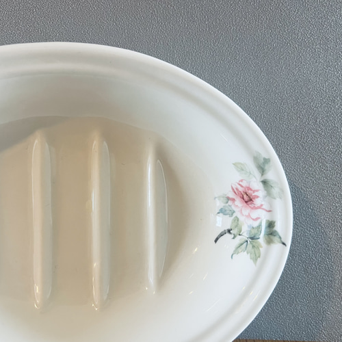 英国の古い石鹸置き 陶器 古道具 レトロ ソープディッシュ【石鹸置き