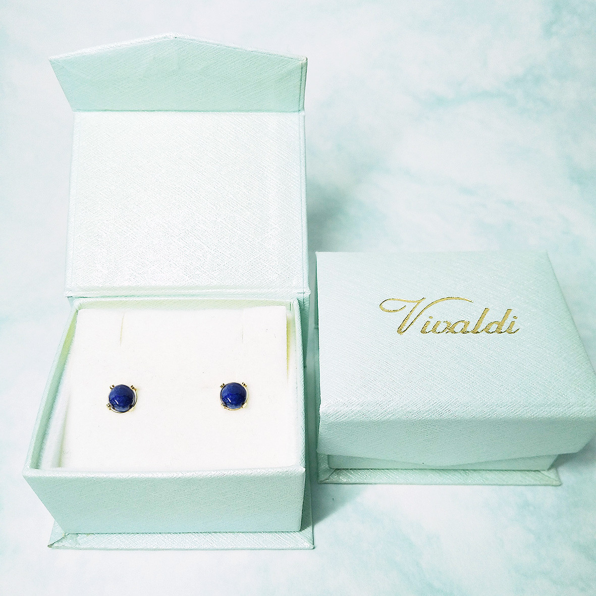 美しい瑠璃色。 大粒(6mm) ラピスラズリのピアス　　[送料無料]