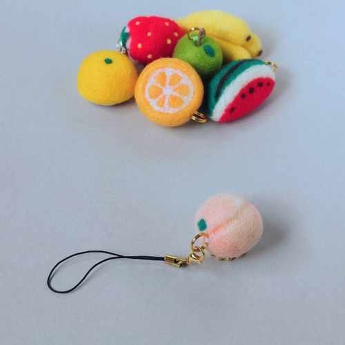 ミニマム果物】ころころとした桃＊羊毛フェルトのプチかわ