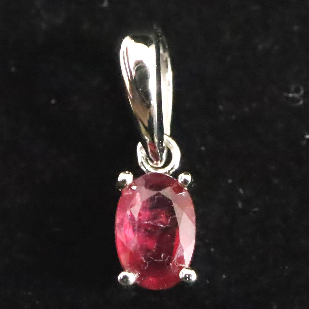 宝石質ルビー 5A  5.5mmオーバル ペンダント　0.55g #36644