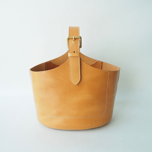 革好きさんにおすすめ》ワンハンドルバスケットトート（キャメル