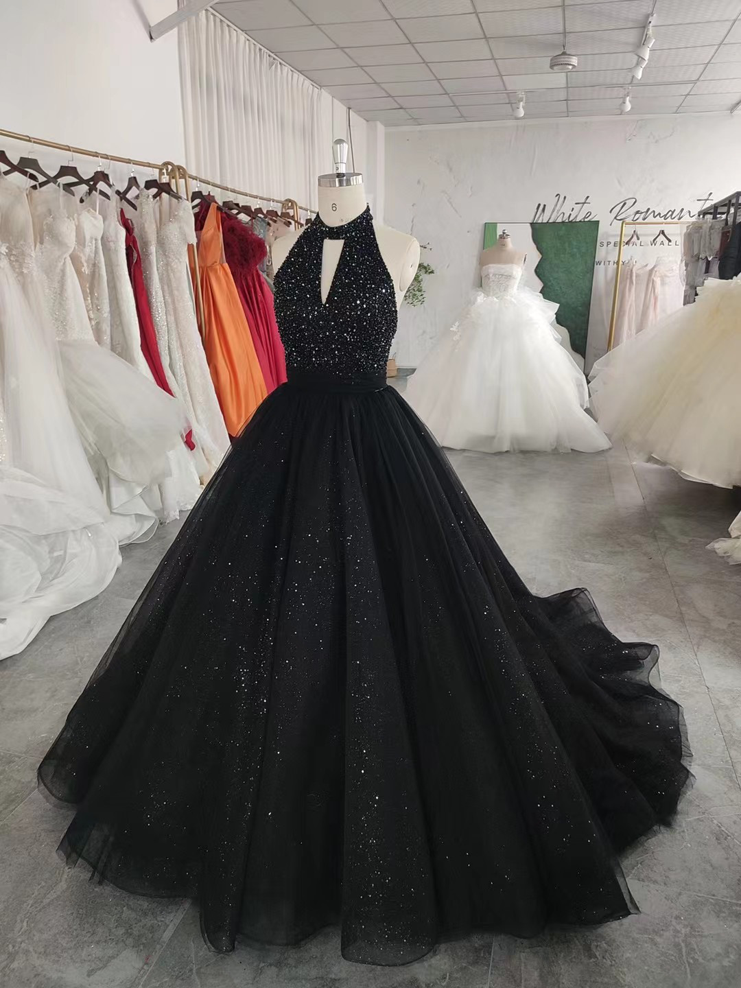 急いで、今が買い時です！グリッター　パーティードレス　ホルターネック　Ｖネック　袖なし　プリンセスライン　背中空き前撮り