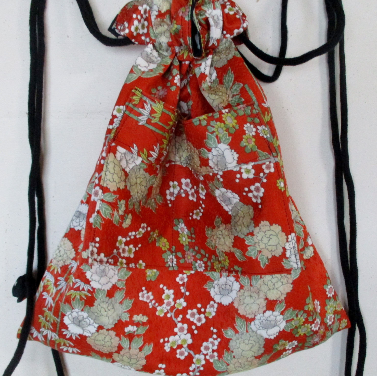 ８００８　花柄の着物で作ったショルダー型巾着袋