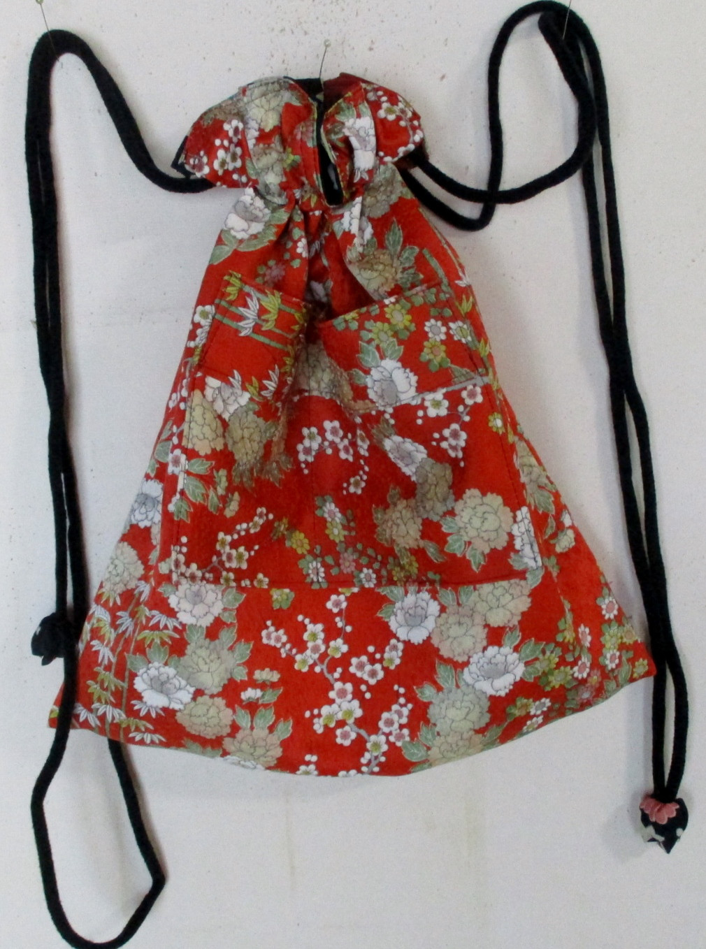 ８００８　花柄の着物で作ったショルダー型巾着袋