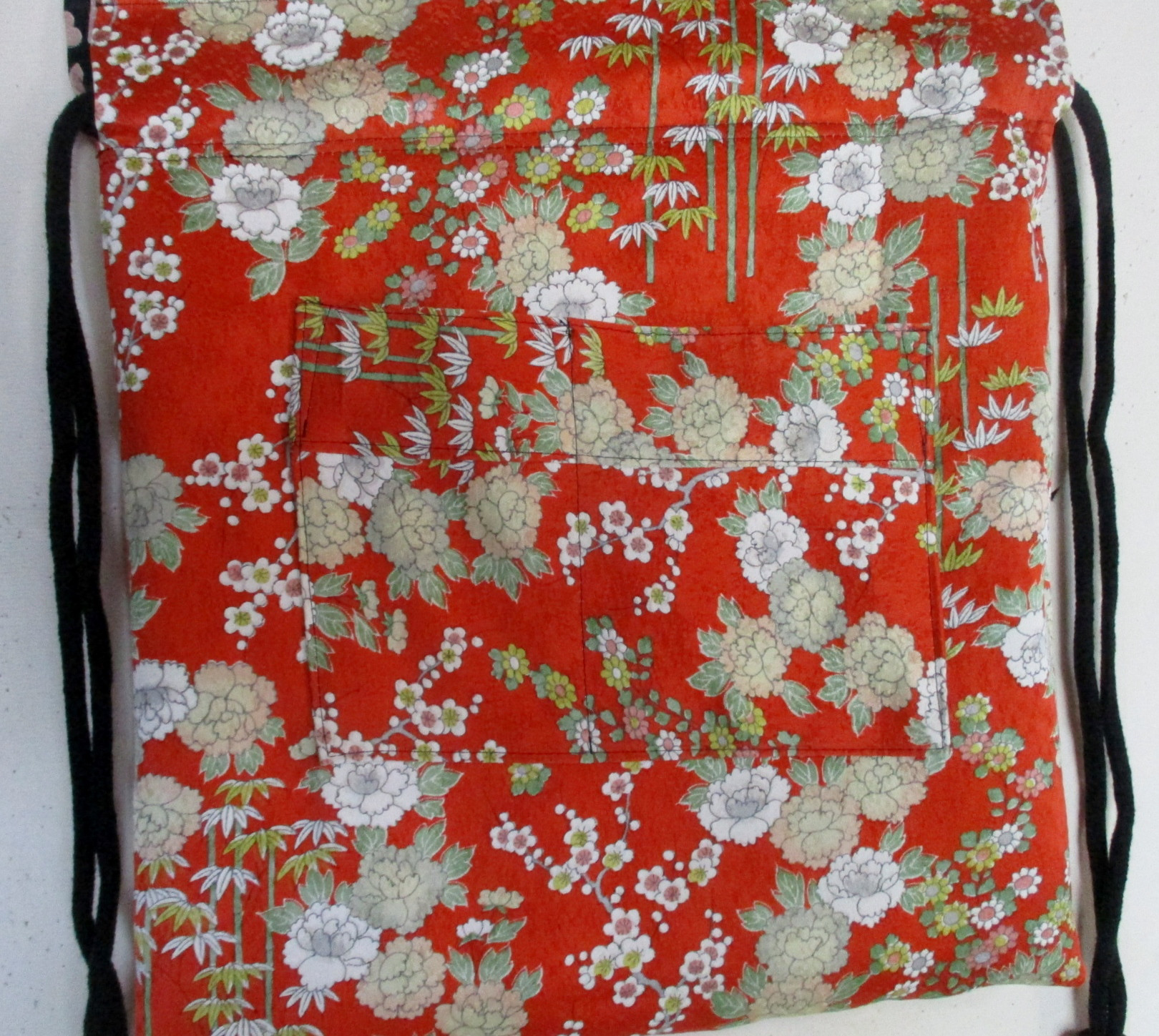 ８００８　花柄の着物で作ったショルダー型巾着袋