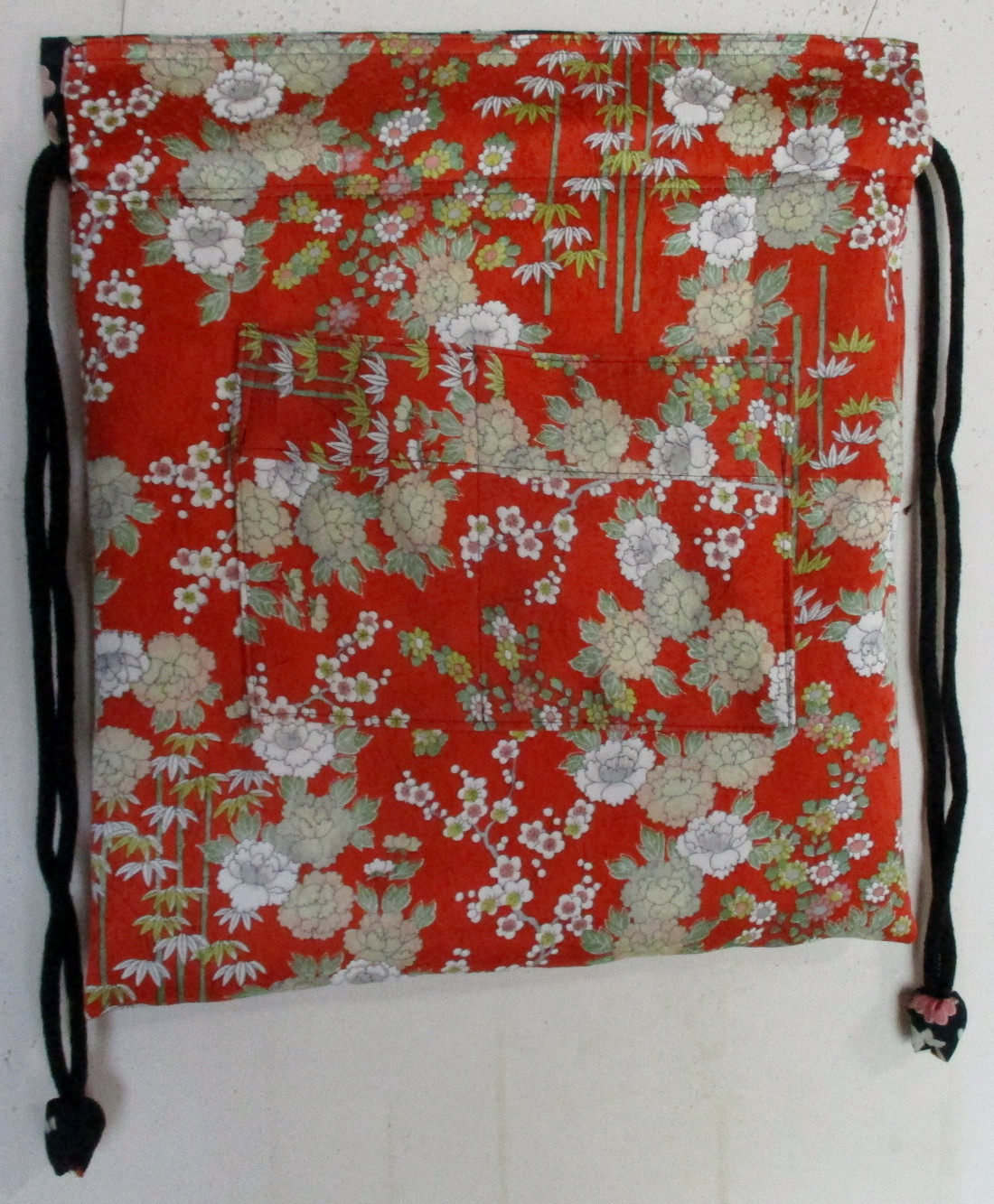 ８００８　花柄の着物で作ったショルダー型巾着袋