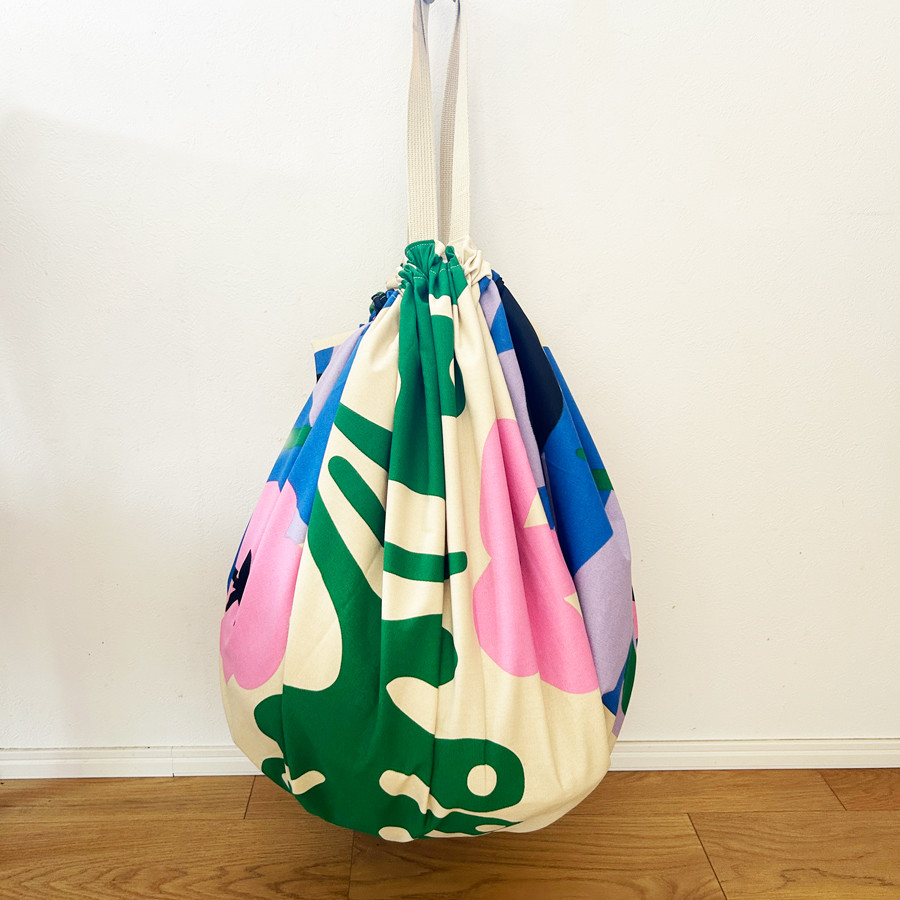 送料無料！！　ハンドメイドレゴマット　北欧フラワープリント　大きめサイズ　（プレイマット）