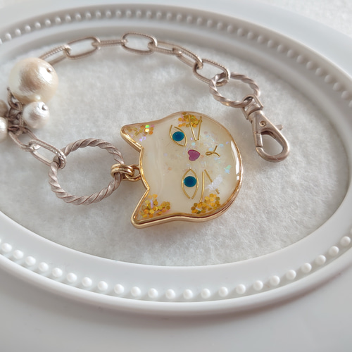オリジナル一点物　レジンバッグチャーム　ねこイエロー　素敵な逸品 オリジナル一点物レジンバッグチャームねこイエロー素敵な逸品
