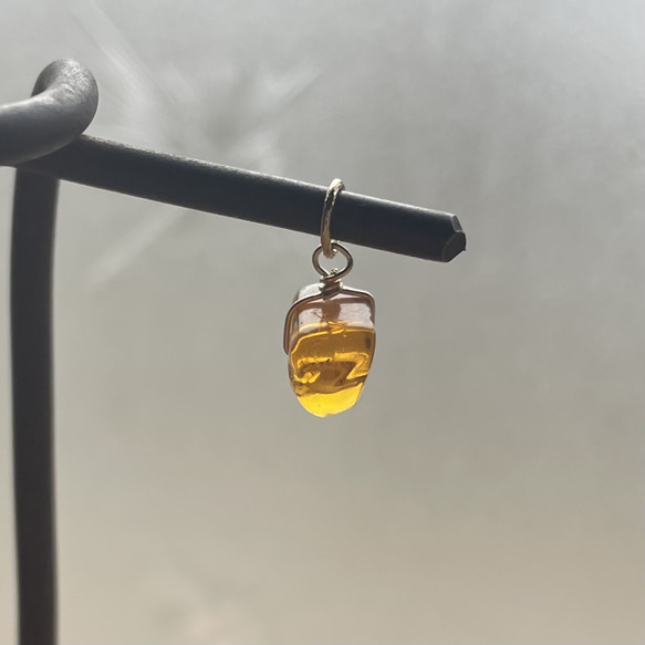 118 ブルーアンバー　14kgf　アンバー　琥珀　ネックレス　チャーム 8枚目の画像