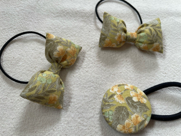 【送料無料】お揃いヘアゴム（黄色/花柄）小リボン&くるみボタンセット 7枚目の画像