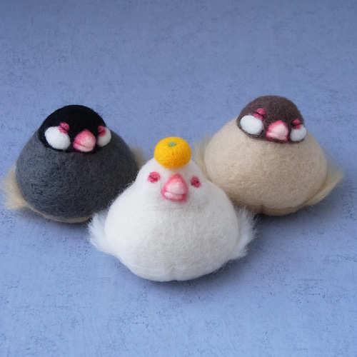 手のひらで溶けるぶんちょおもち 羊毛フェルト 文鳥 餅 鏡餅