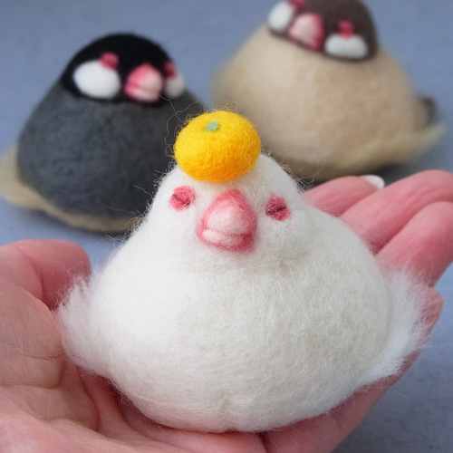 手のひらで溶けるぶんちょおもち 羊毛フェルト 文鳥 餅 鏡餅