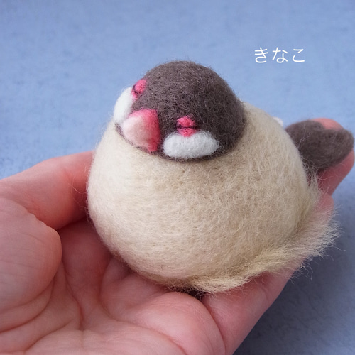 手のひらで溶けるぶんちょおもち 羊毛フェルト 文鳥 餅 鏡餅