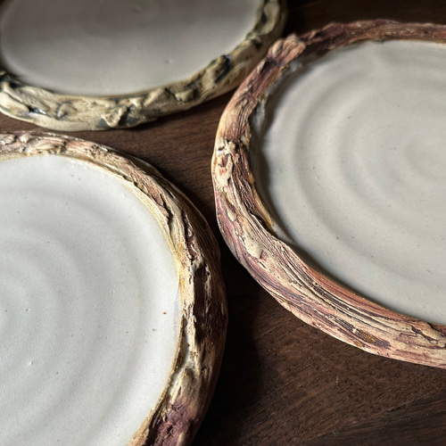 クリスマスリースのようなケーキ皿 ホールケーキプレート チーズ