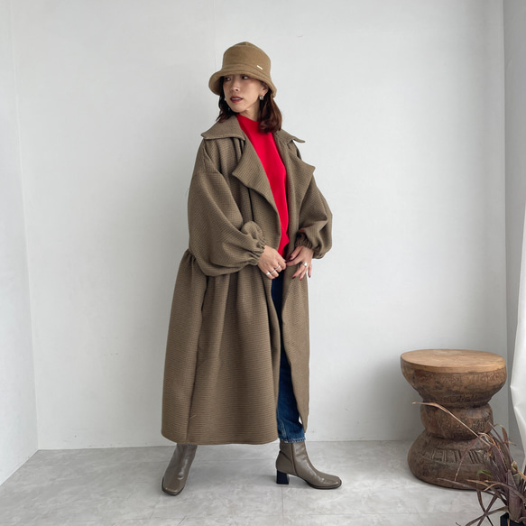 縮褶格紋大衣（棕色） 第1張的照片