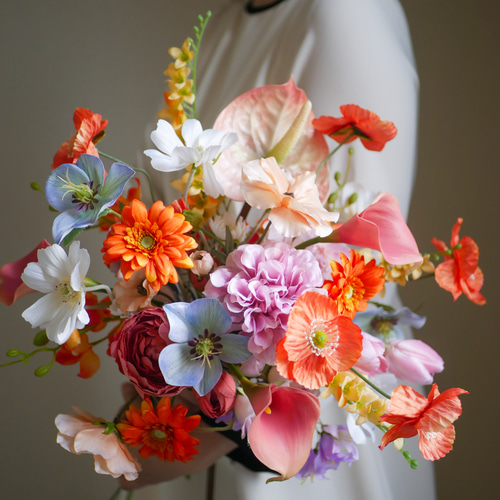 上品でナチュラルな小花たちのブーケ　ウェディングブーケ　韓国風ブーケ　前撮り 韓国ブーケ カラフルブーケ ウェディングブーケ 前撮りブーケ 造花