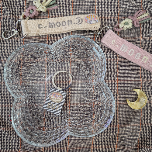 ネームタグ 名前オーダー 名入れ刺繍キーホルダー バッグチャーム