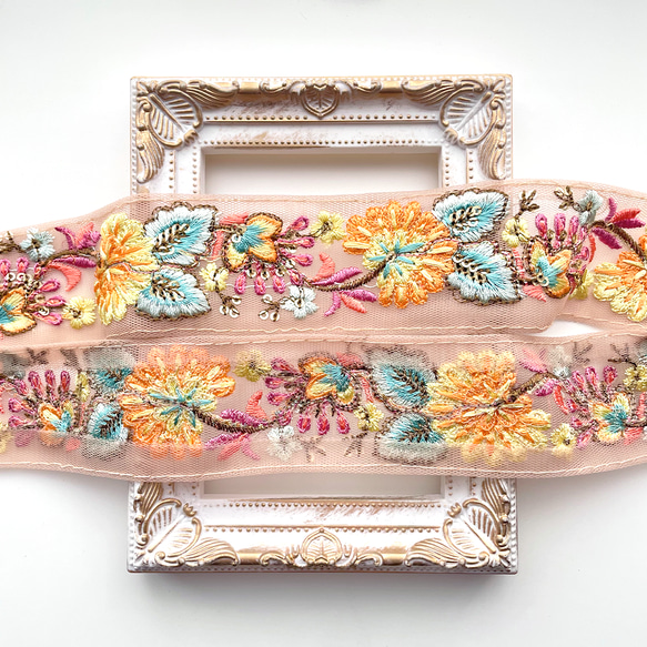 550 【 幅：4.5cm 】 インド刺繍リボン　ベージュ　チュール　オレンジ　ブルー 2枚目の画像