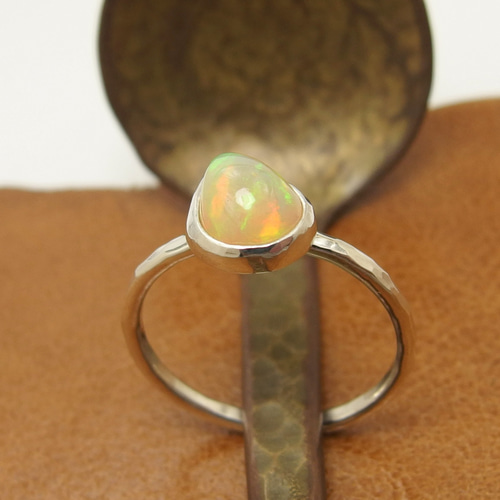 オパールリング12号 しずく 【silver】ティアドロップ 天然石 指輪