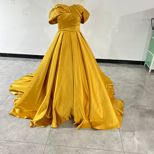 カラードレス イエロー オフショルダー 光沢サテン 編み上げ Aライン  
