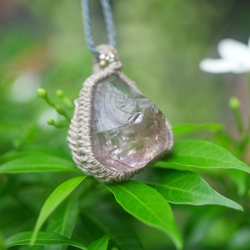 アメトリン・アメジストのマクラメネックレス アメトリン／マクラメペンダント | 天然石＋マクラメ