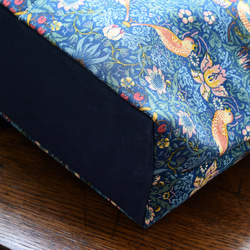 《特集掲載》A4トートバッグ モリス×倉敷帆布 ウイリアムモリス 帆布 本革 a4が入るトートバッグ ストロベリーシーフ 13枚目の画像