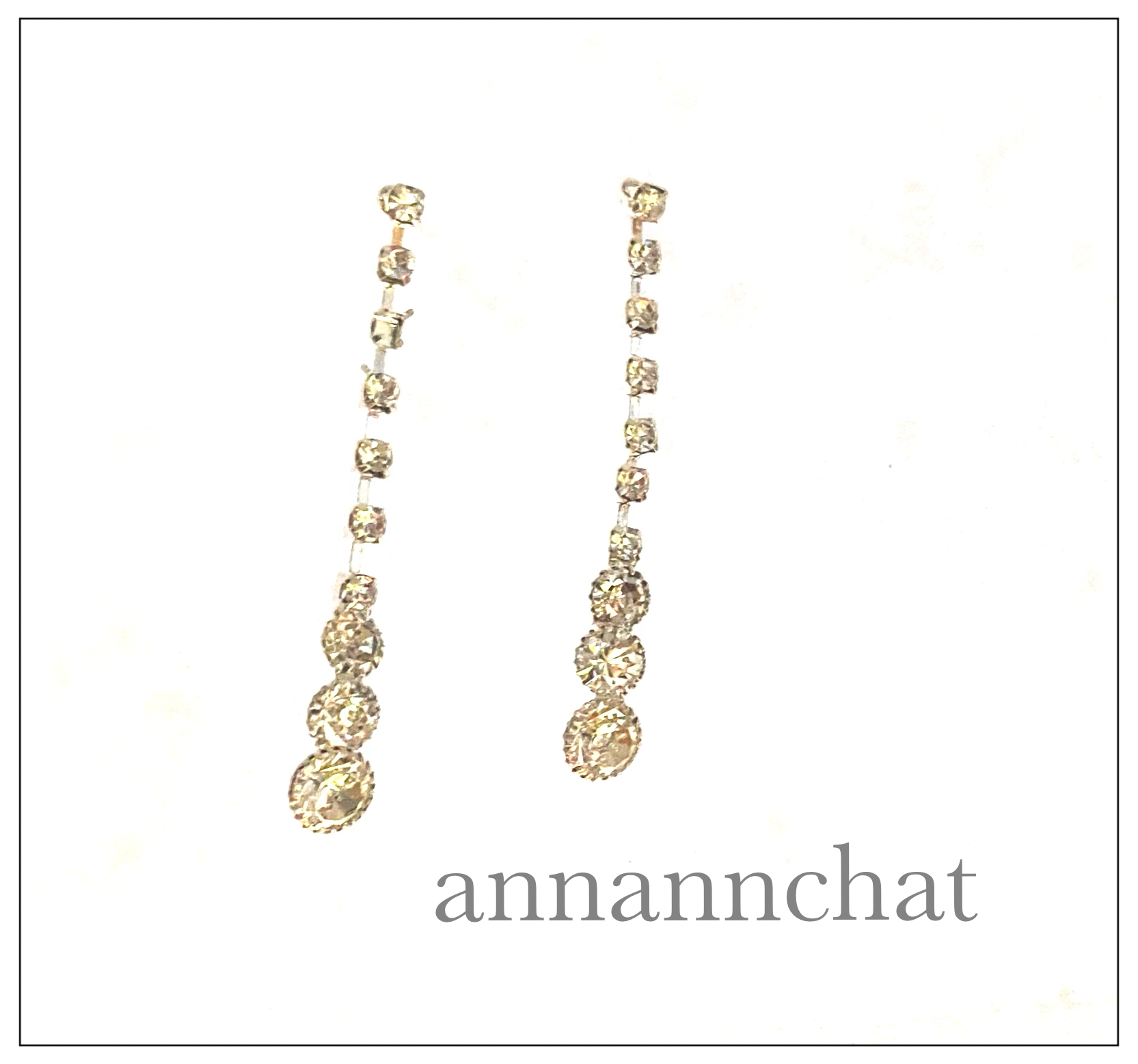 【ビンテージ　ラインストーン　揺れる　ピアス】