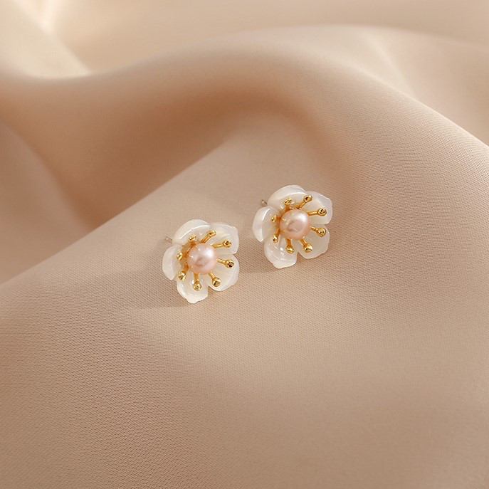 淡水パールのピアス　イヤリング　真珠　淡水真珠　6月誕生石