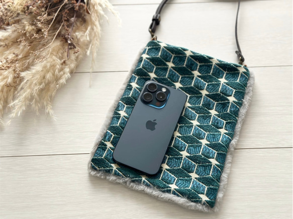 特価！ 高見え♡人気ゴブランの大人モダンなスマホショルダーバック　レアもの輸入生地 5枚目の画像