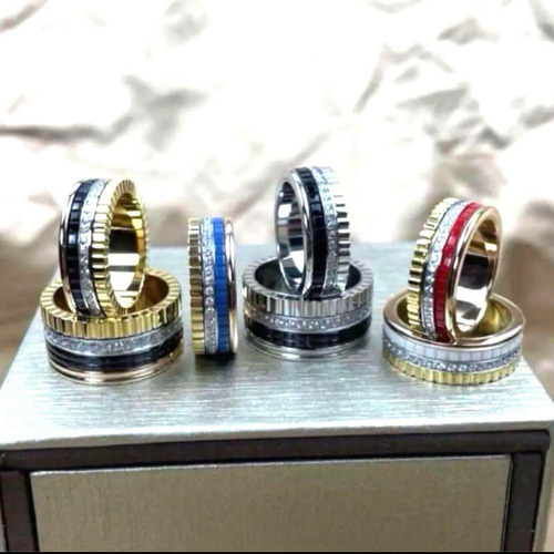 ✴️至高 モアサナイト ホワイトセラミック LOGO 4連 キャトルリング  