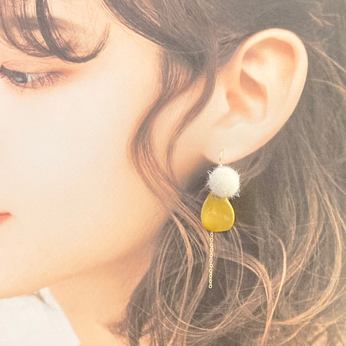 ミニファーボール＆花びら型ムーアカイトのピアス ピアス（フック 