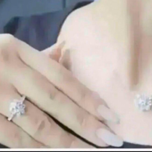 ✨SONAダイヤ✨セット✨ネックレス✨ピアス✨サンフラワー