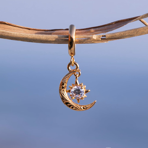 sun and moon hoop pierce 【ハワイアンジュエリー】【金属