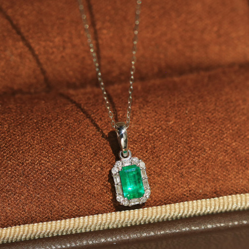 天然ダイヤモンド付きエメラルドペンダントトップk18 ペンダントトップ  