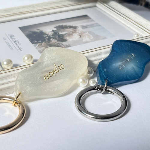 名入れレジンキーホルダー【かずなか様確認用】 名前入り】金箔レジンキーホルダー☆名入れ＆文字入れOK