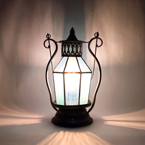 ステンドグラスランプ・魔女の瞳/空と雲 アンティーク調・魔法の