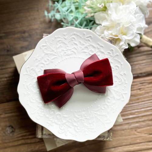 ブラウンのグログランのリボンのヘアアクセサリー ブラウンのグログランのリボンのヘアアクセサリー