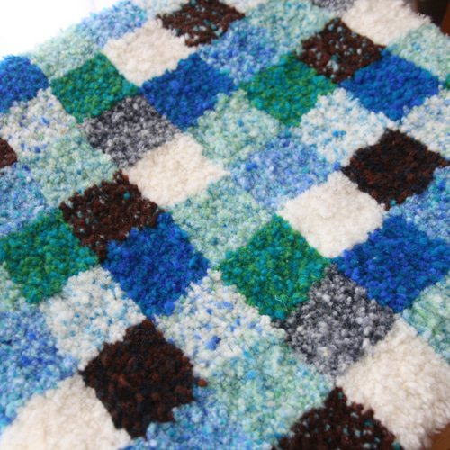 ノッティングチェアマット ホームスパン（手紡ぎ手織り）【チョコ