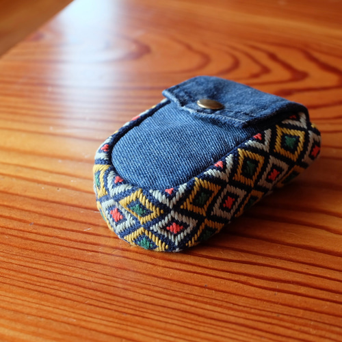 こぎん刺し縦型ワイヤレスイヤホンケースエスニック【刺繍☺︎刺し子