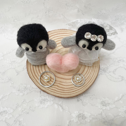 受注製作／入籍・結婚祝いにも♡】新郎新婦ペンギンさんの切り株