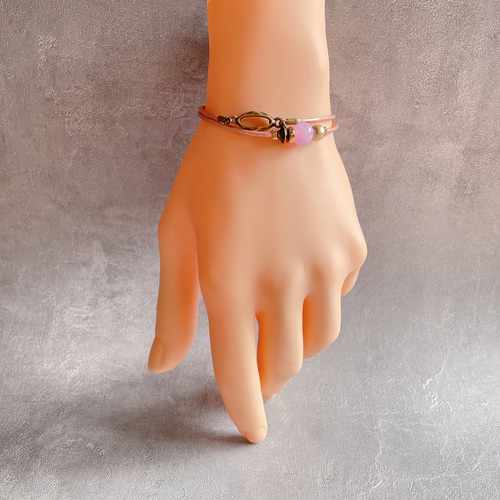 ピンク 編み込みレザー バングル 300ff07fd462e5077352ecd29a27ca