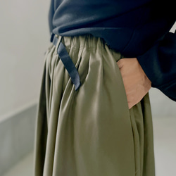 A字型束帶褶襉半身裙【灰色】 第20張的照片