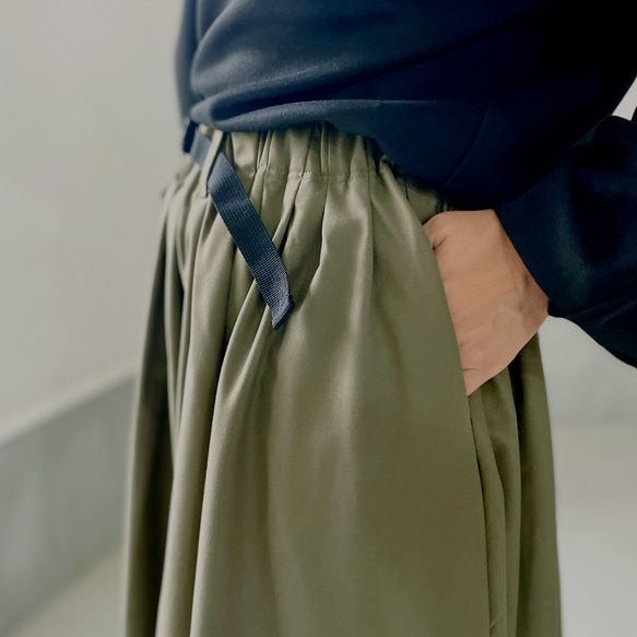 A字型束帶褶襉半身裙【灰色】 第20張的照片