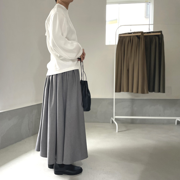 A字型束帶褶襉半身裙【灰色】 第5張的照片