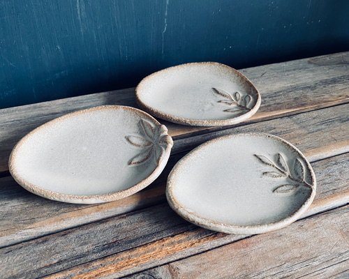 花」「葉っぱ」モチーフのしずく型豆皿 3個set 送料無料 薬味皿・豆皿