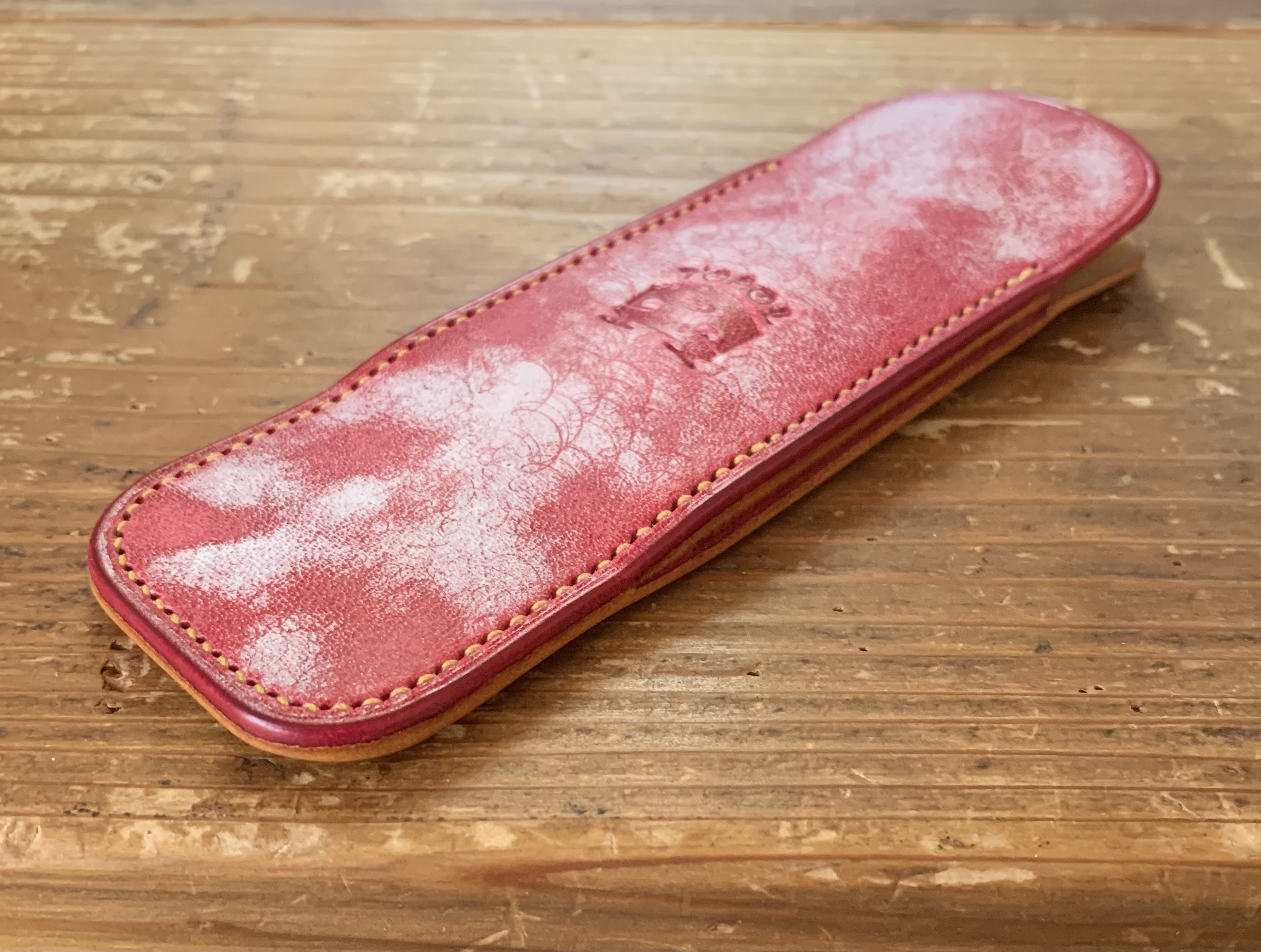 手縫いで創った革のペンケース 『Pentopo Dobbio "Anatis" - Topolino 417』